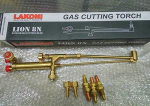 MEDIUM SIZED VALVE-ACTION OXY-GAS CUTTING TORCH